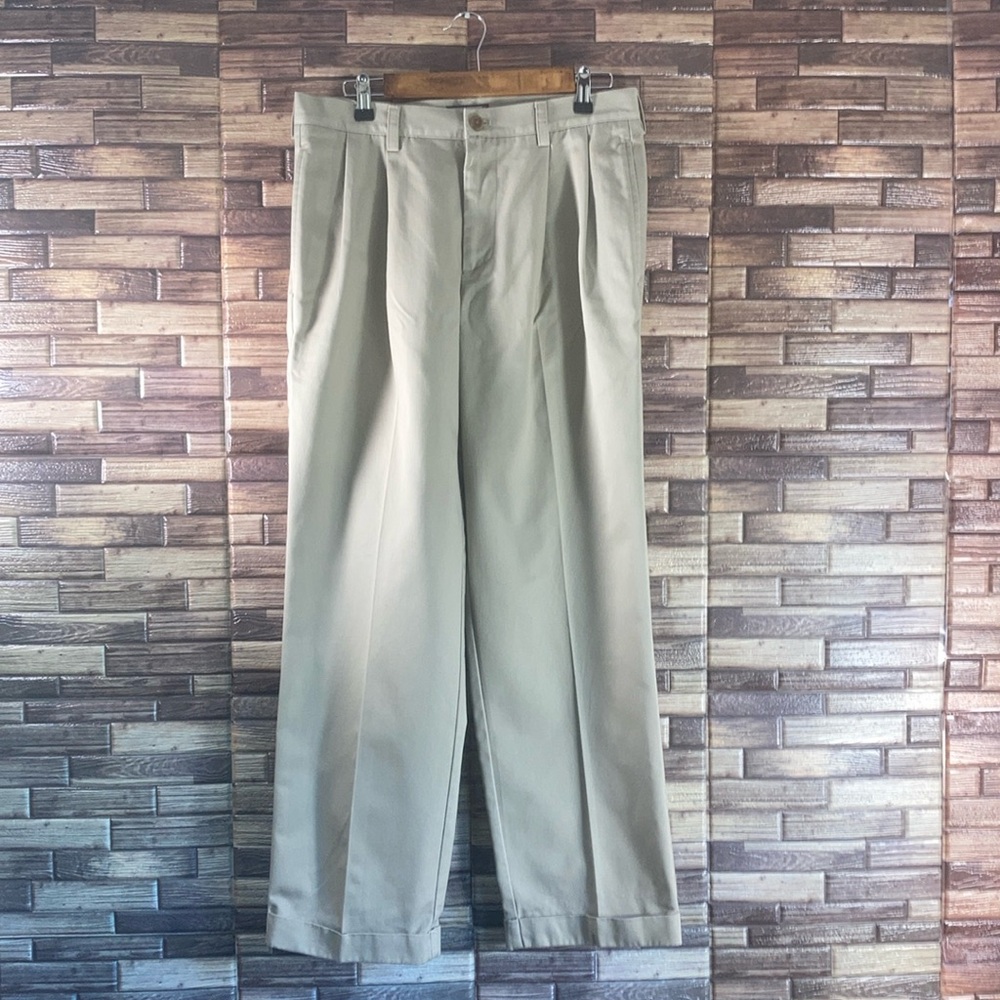 EUC Mens IZOD Pleated Khaki Cuffed Pants Size 32x30